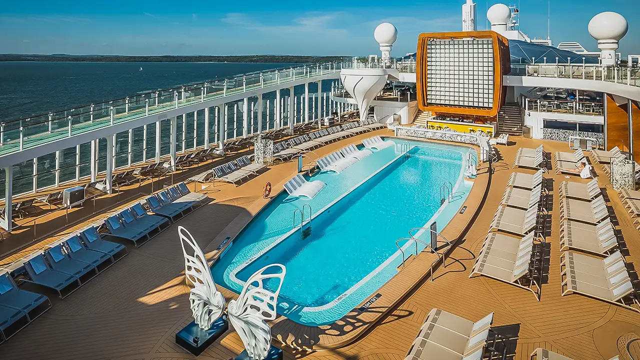 POOL DECK