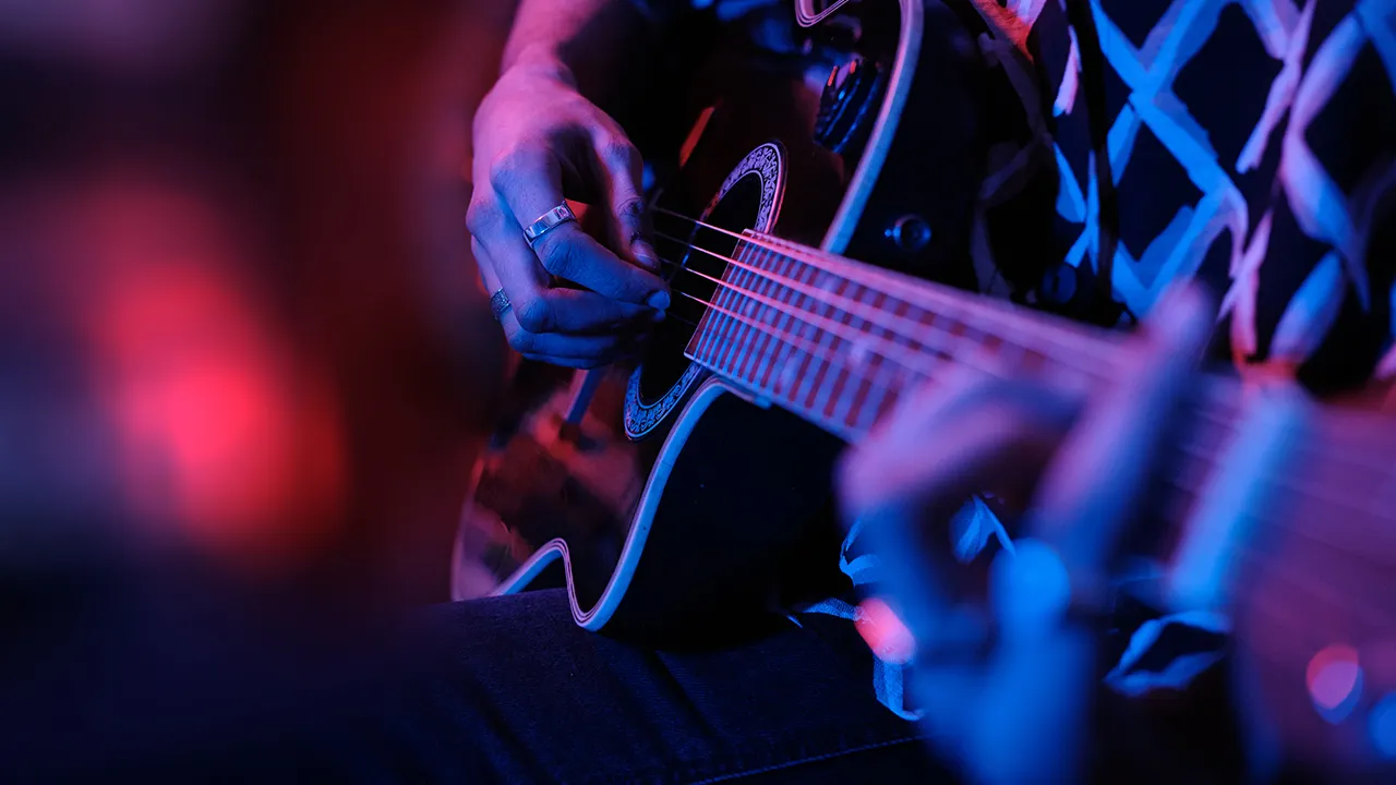 LIVE MUSIC